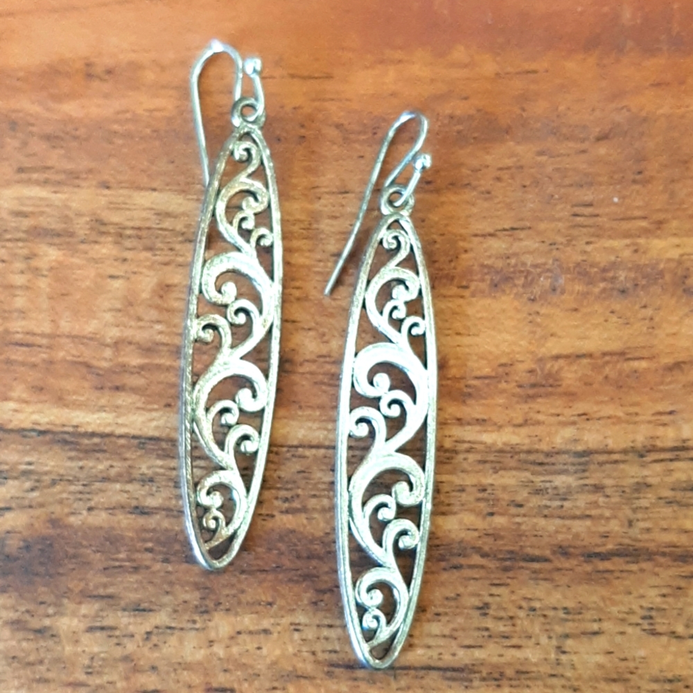 Metal swirling pressed earrings
